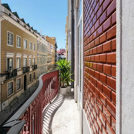 1869 Principe Real House 4* リスボン