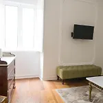 לינה וארוחת בוקר 1869 Principe Real House ליסבון
