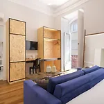 לינה וארוחת בוקר 1869 Principe Real House 4*