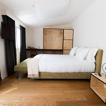 1869 Principe Real House ベッド・アンド・ブレックファスト 4*